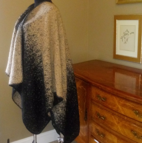 Concierge Collection Ombre Wrap - Picture 4 of 8